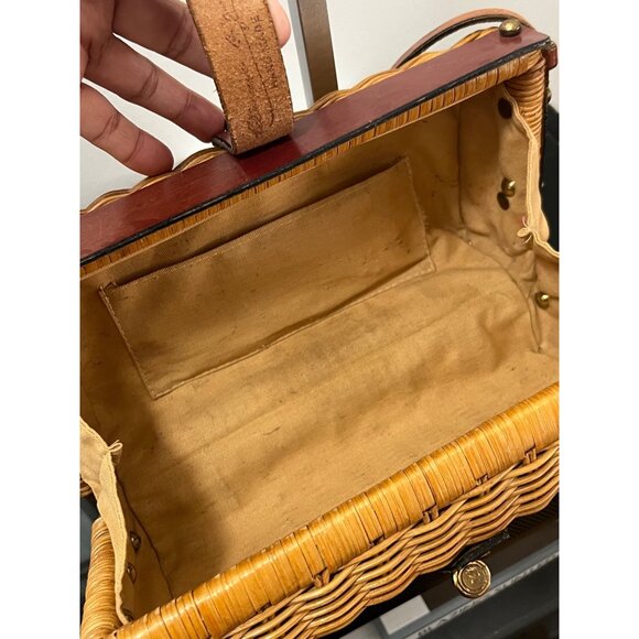 Vintage Etienne Aigner Wicker Leather Shoulder Bag with Twist-lock - Picture 8 of 8